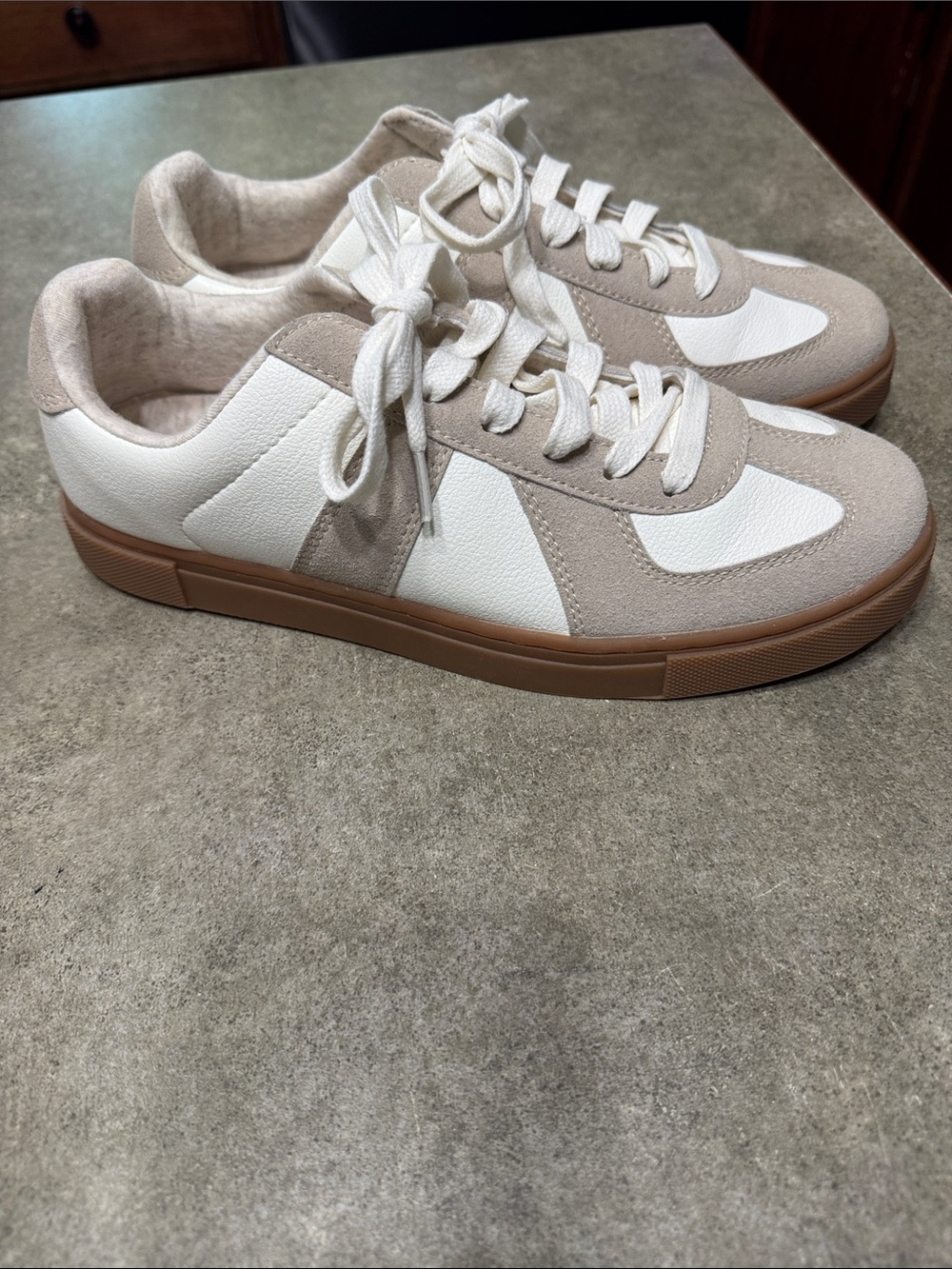 Sincerely Jules Two-Tone White & Beige Low-Top Sneakers